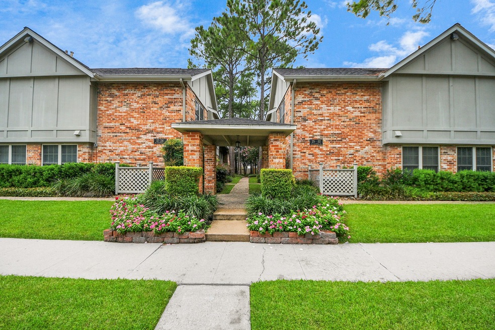 Welcome to 515 Tallowood Rd, Unit 47. Located in M