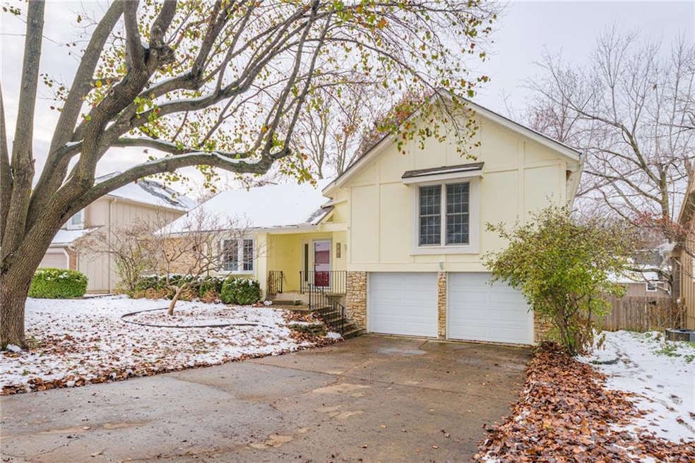 7812 Caenen St, Shawnee, KS 66216 - photo 1