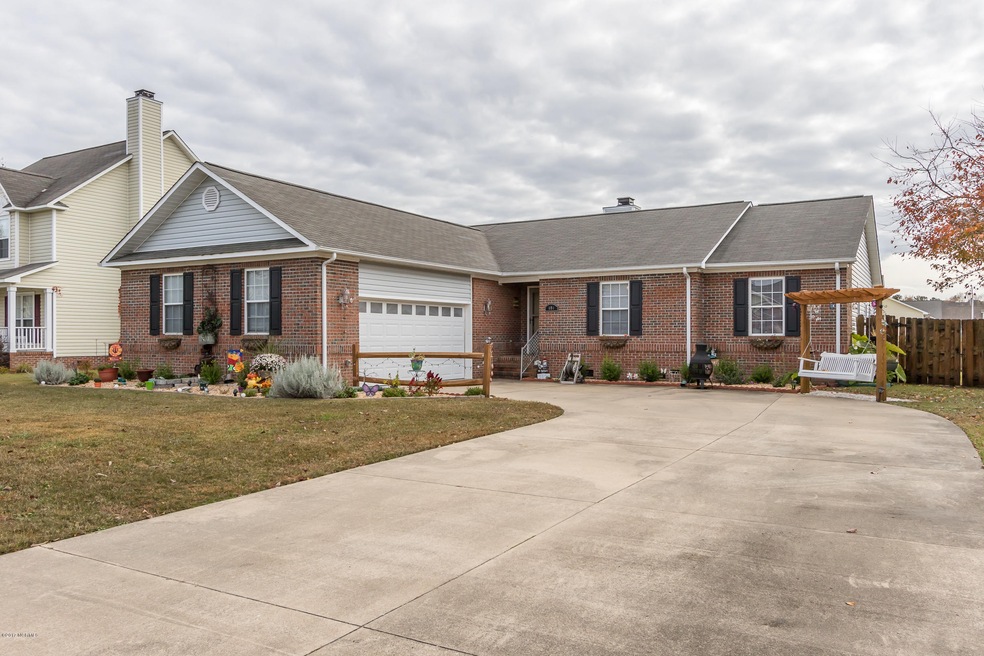 104 Fairfax Ct, Jacksonville, NC 28540 - photo 1