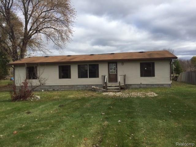1886 Allen Rd, Kimball, MI 48074 - photo 1