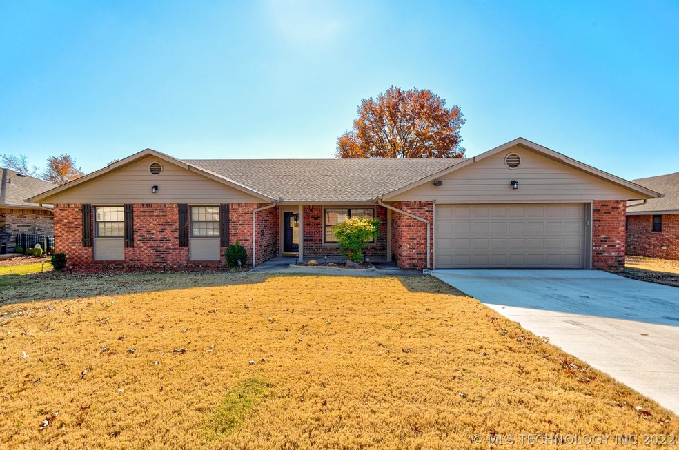 2605 SE Vicksburg St, Bartlesville, OK 74006 - photo 1