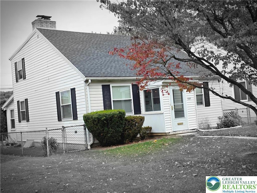 127 E Lynnwood St, Allentown, PA 18103 - photo 1