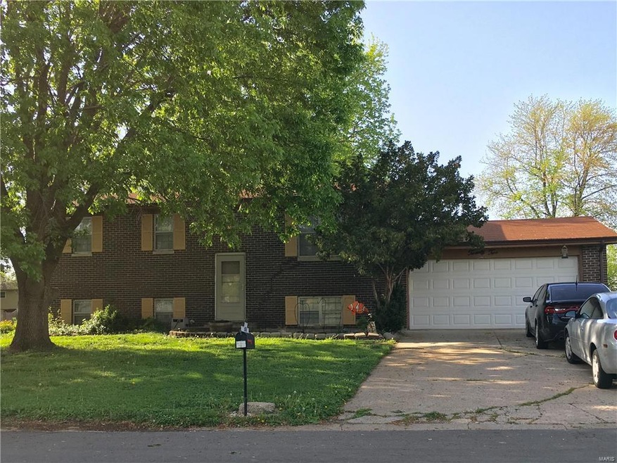 22 Nassau Dr, Maryville, IL 62062 - photo 1