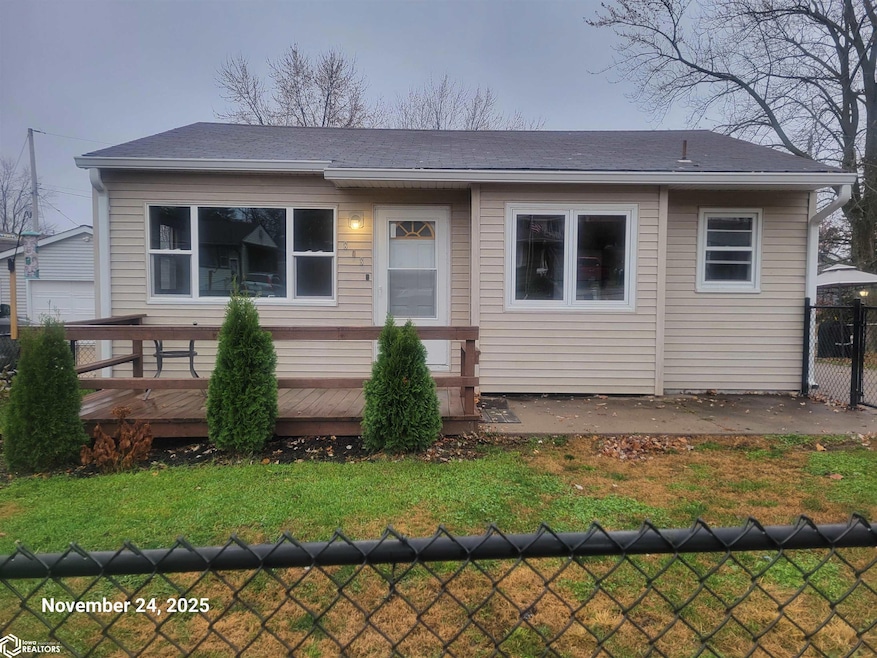 808 E Woodland Ave, Ottumwa, IA 52501 - photo 1