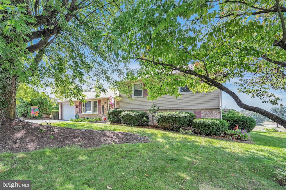 84 N Hershey Ave, Leola, PA 17540 - photo 1