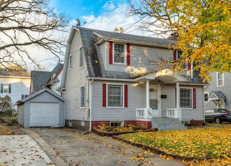 1147 39th St, Des Moines, IA 50311 - photo 1