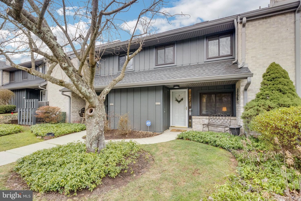 516 Foxwood Ln unit 516, Paoli, PA 19301 - photo 1