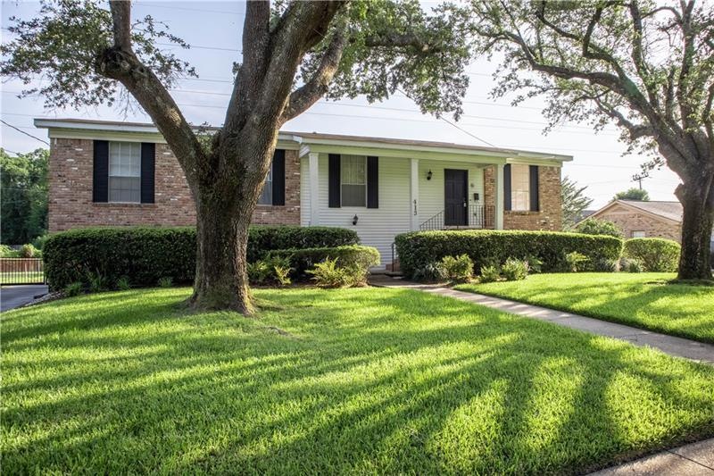 413 Pennington Cir, Mobile, AL 36606 - photo 1