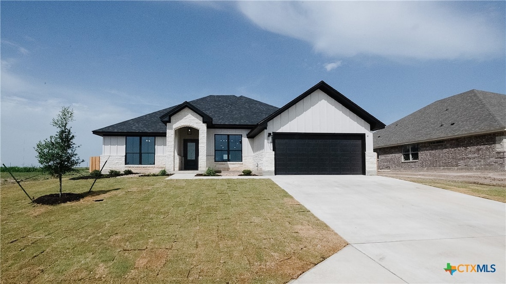 1321 Red Rock Rd, Hewitt, TX 76643 - photo 1