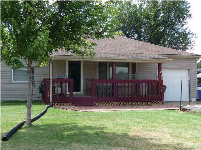 *129 N Washington* Ranch style home with 2 bedroom