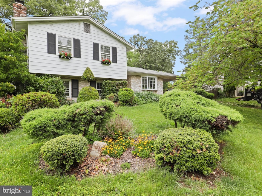 1928 Hull Rd, Vienna, VA 22182 - photo 1