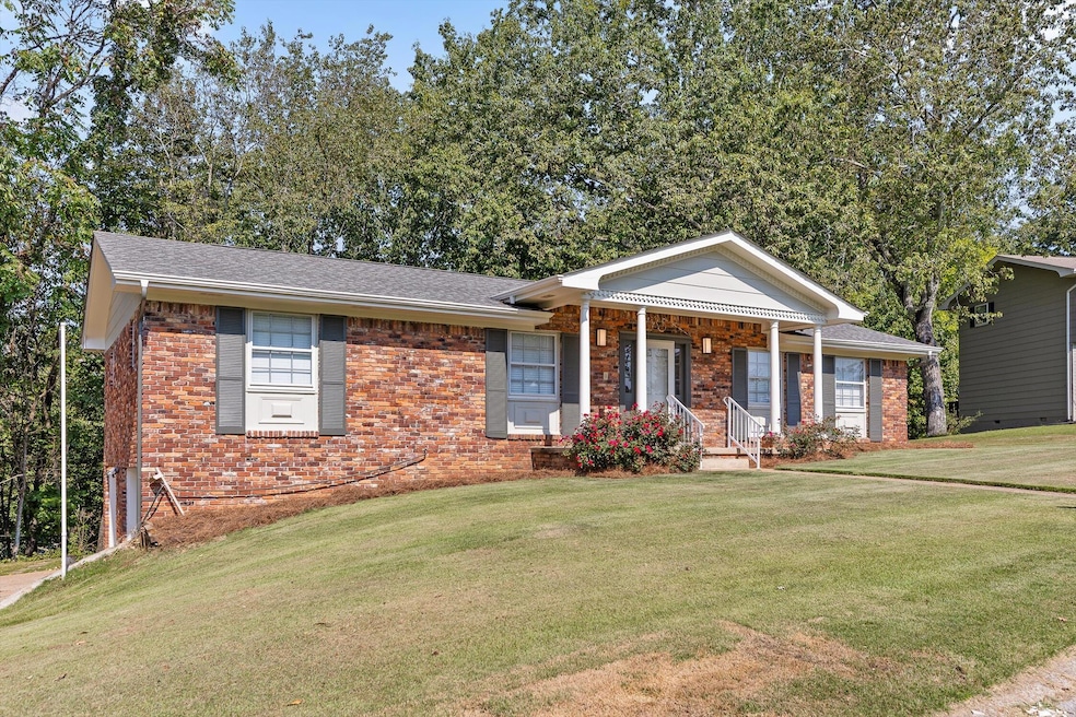 34-Cloverdale Loop-3