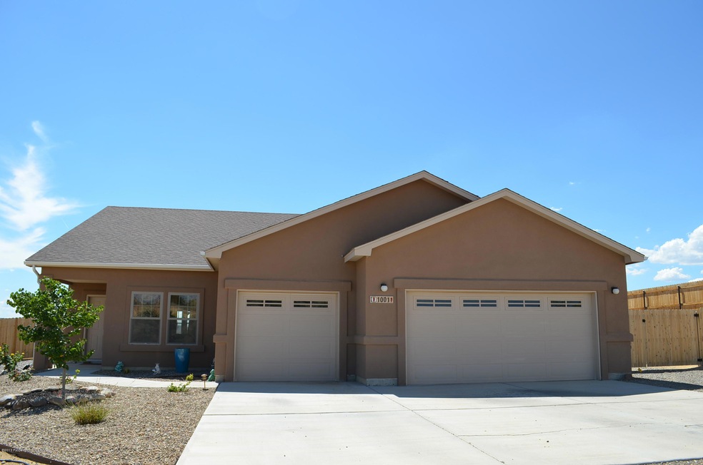 1001 Natane Ave, Farmington, NM 87401 - photo 1
