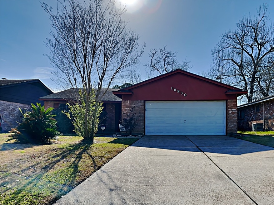16930 Barcelona Dr, Friendswood, TX 77546 - photo 1