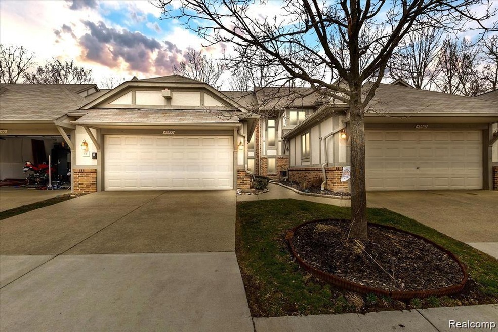 01-42090-Saratoga-Cir-WindowStill-Real-Estate-Phot