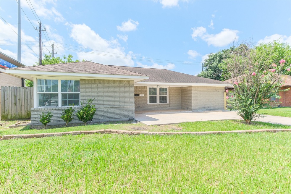 1627 Ansbury Dr, Houston, TX 77018 - photo 1