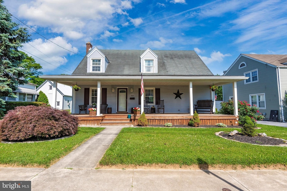 308 N Grant St, Waynesboro, PA 17268 - photo 1
