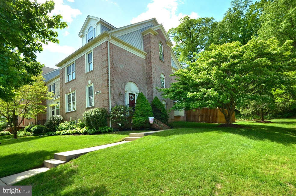 11924 Thurloe Dr, Lutherville Timonium, MD 21093 - photo 1