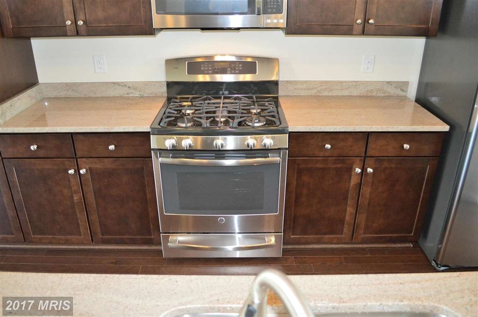 9063 Isabel Ln, Manassas Park, VA 20111 - photo 1