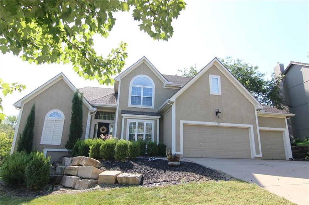 5711 Cottonwood St, Shawnee, KS 66216 - photo 1