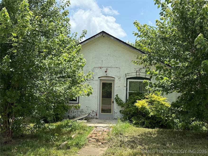 1123 E Pecan St, Cushing, OK 74023 - photo 1