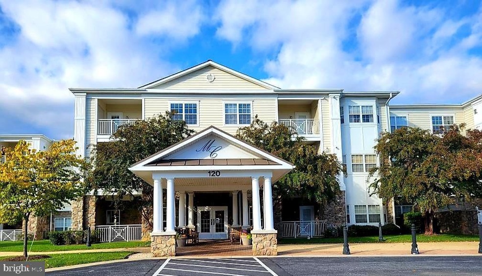 Mill Crossing unit 200, Frederick, MD 21702 - photo 1