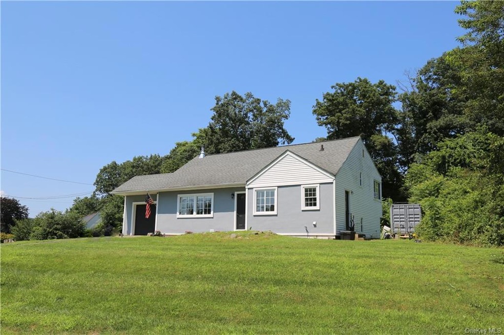 16 Laurie Rd, Cortlandt Manor, NY 10567 - photo 1