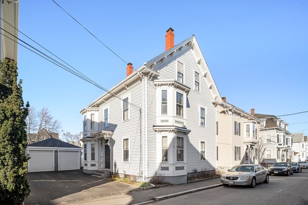 9 Boardman St unit 1, Salem, MA 01970 - photo 1