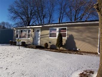 108 Pueblo Rd, Carpentersville, IL 60110 - photo 1