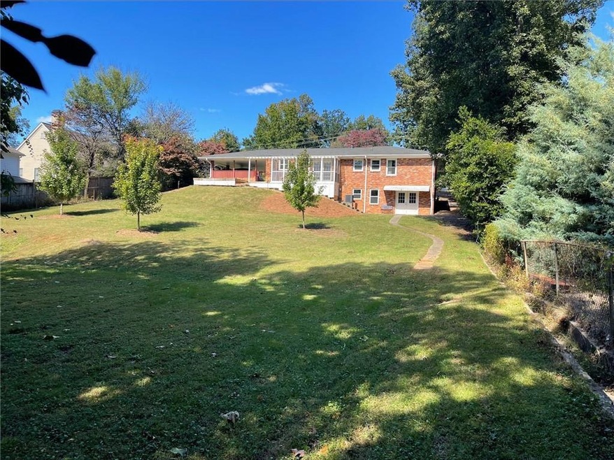 2220 Spring Hill Rd SE, Smyrna, GA 30080 - photo 1