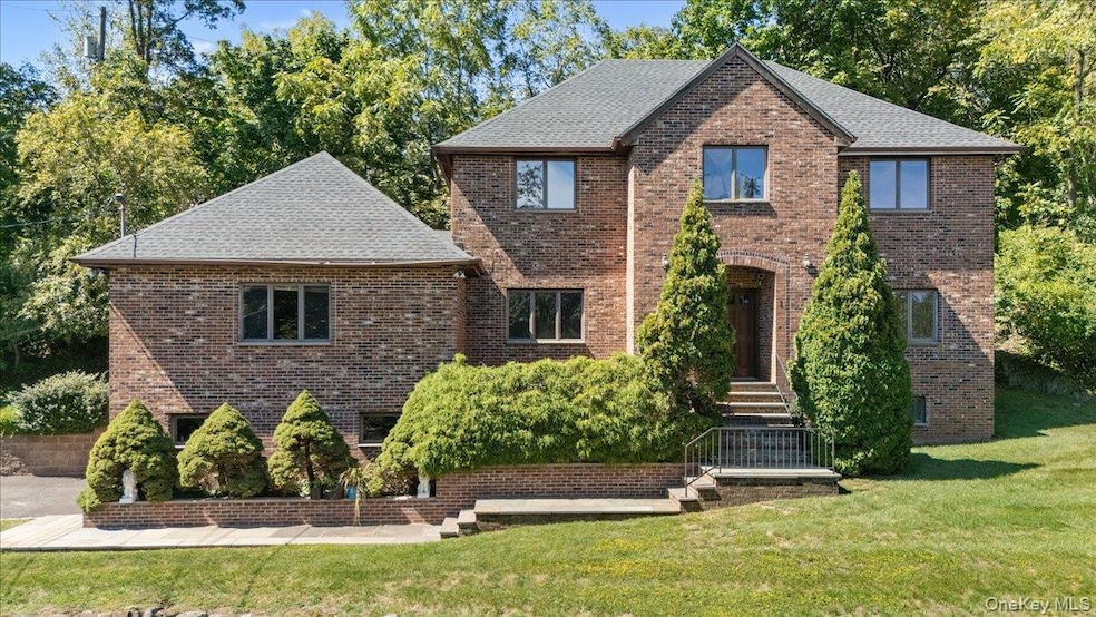 Pending $1,325,000 • Co-Listing Agent