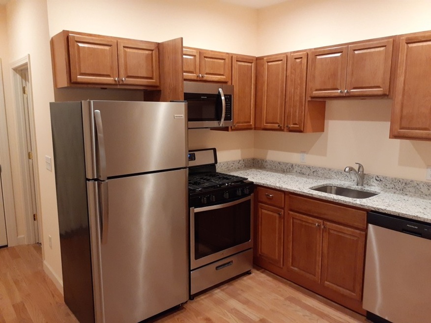 140 Union St unit 406, Lynn, MA 01901 - photo 1