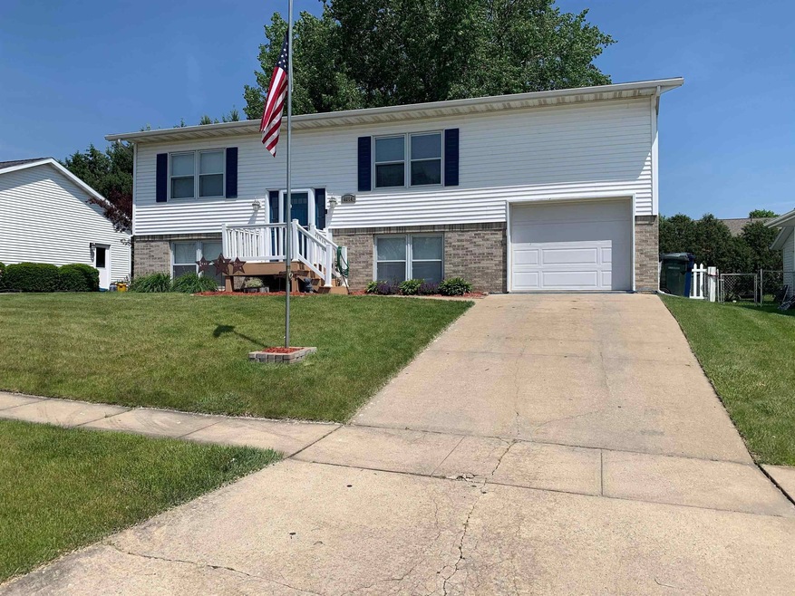 4014 Jodi Dr, Waterloo, IA 50701 - photo 1