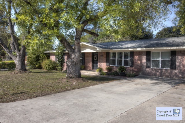 1335 Rivercrest Dr, New Braunfels, TX 78130 - photo 1