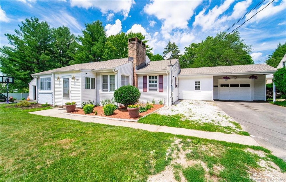 Great curb appeal !