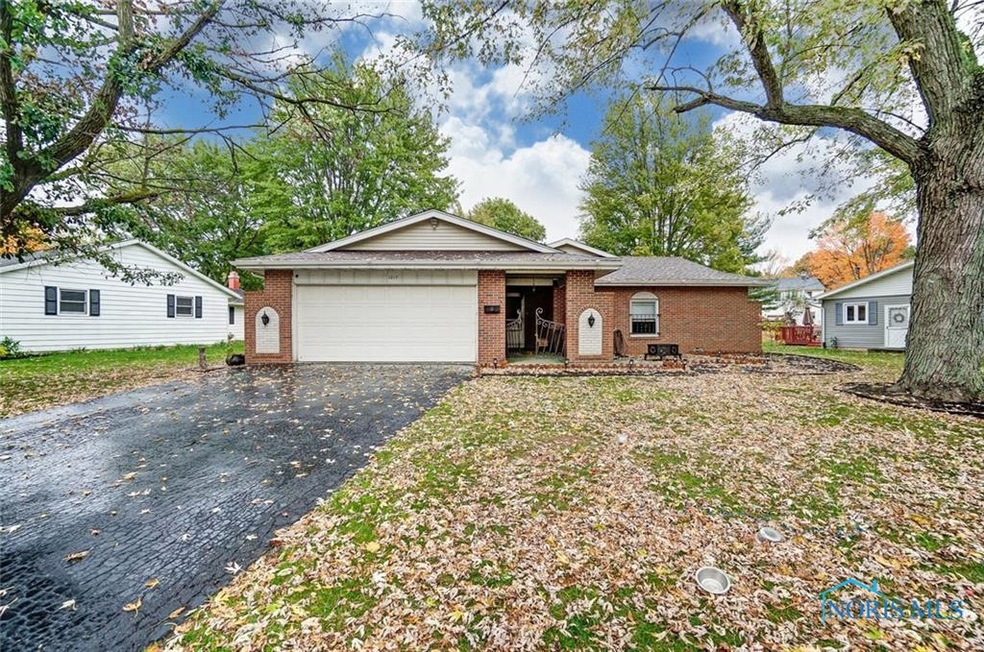 1217 Heather Dr, Findlay, OH 45840 - photo 1