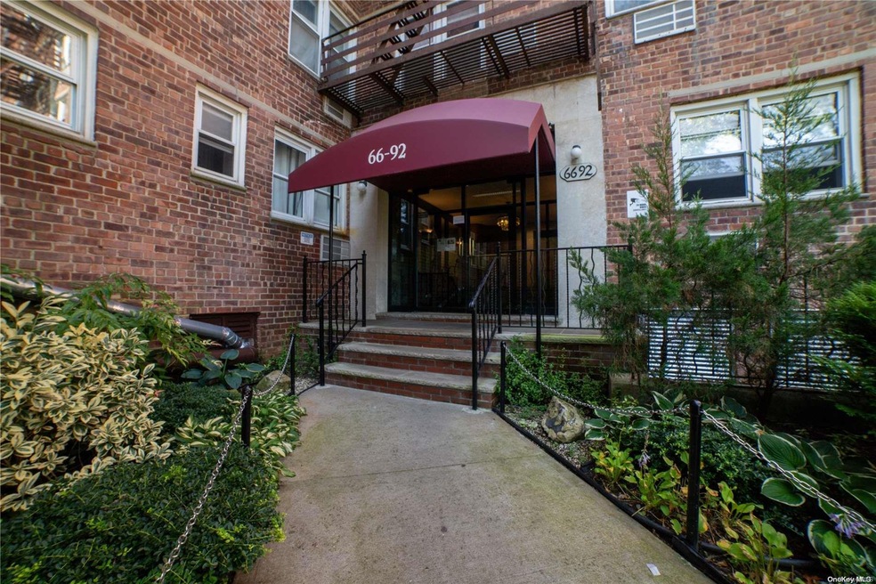 66-92 Selfridge St unit 3E, Forest Hills, NY 11375 - photo 1