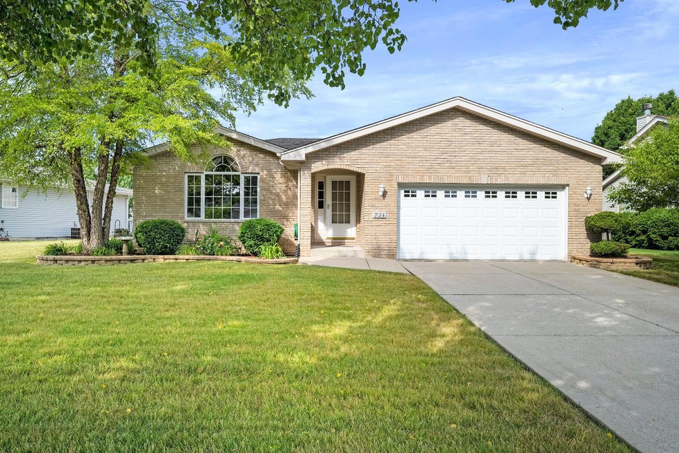 724 Blue Jay Way, Dyer, IN 46311 - photo 1