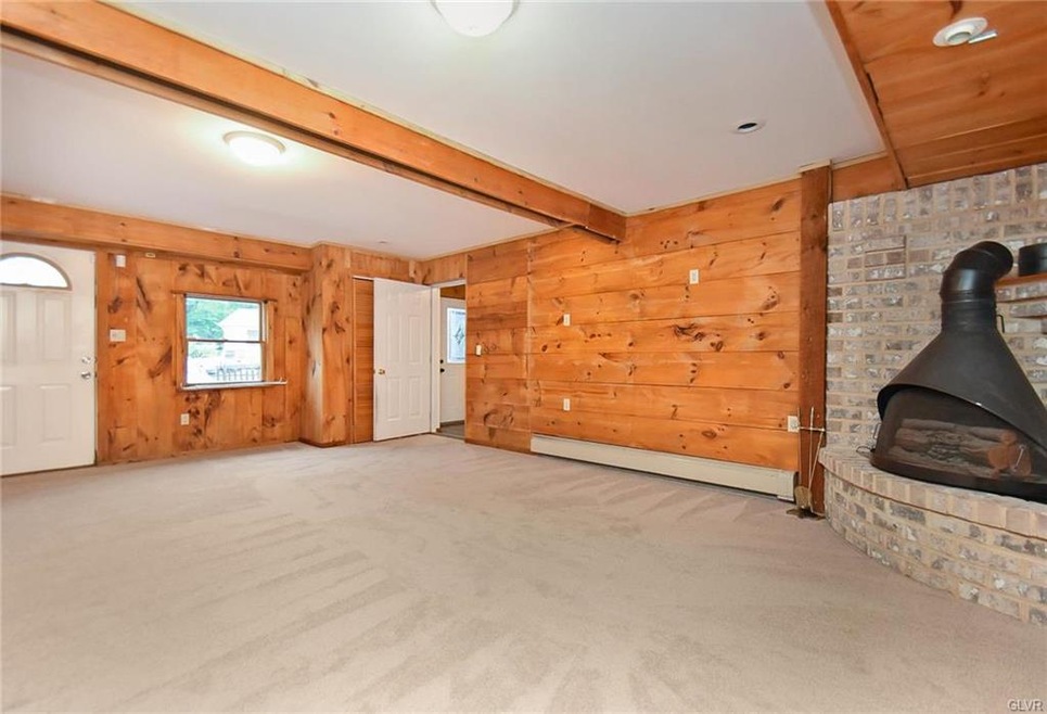 136 E West St, Wind Gap, PA 18091 - photo 1