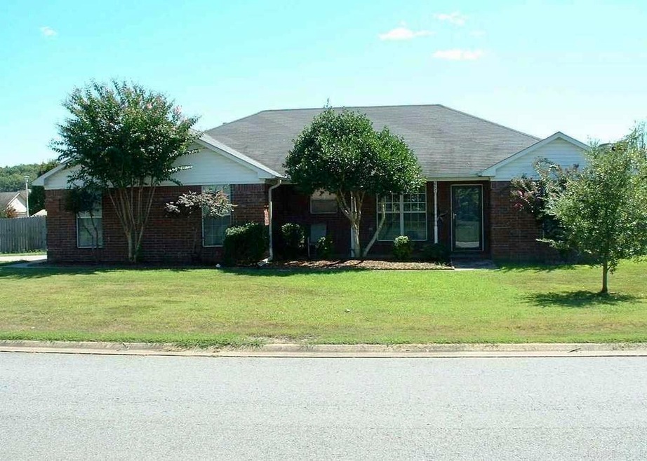 2705 Mackenzie, Conway, AR 72034 - photo 1