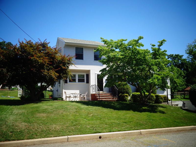 710 Brooklyn Ave, Raritan, NJ 08869 - photo 1