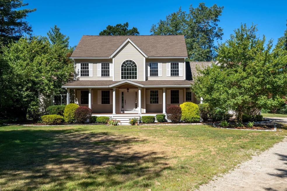 41 Clark Rd, Londonderry, NH 03053 - photo 1