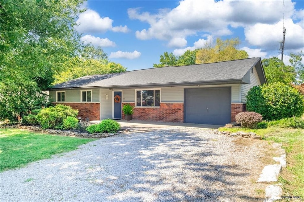 808 Locust St, Salem, IN 47167 - photo 1