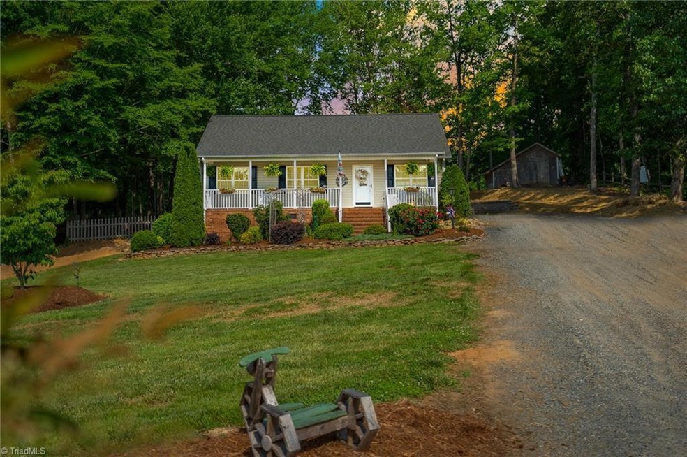 2200 Cedarwood Ct, Asheboro, NC 27205 - photo 1