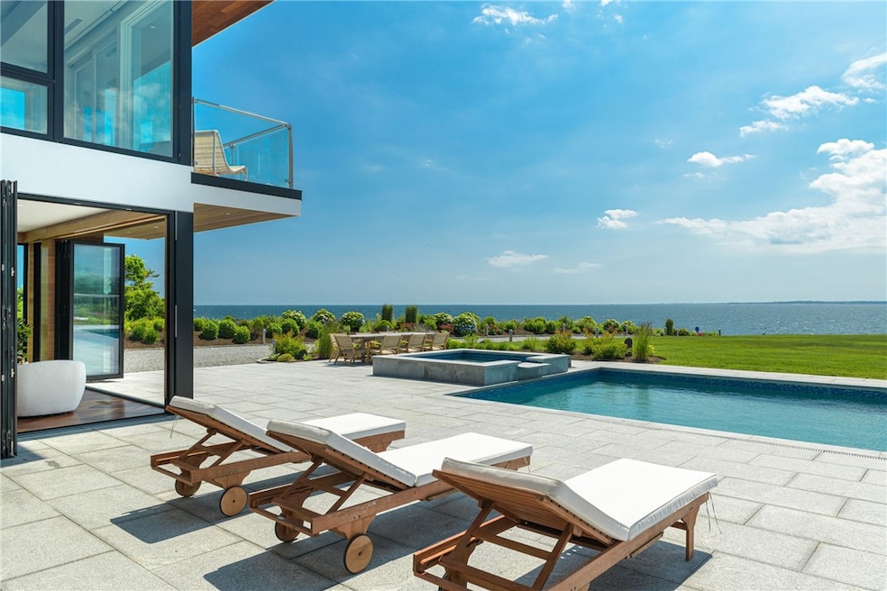 Ocean Sunset Views from every room! Contemporary b