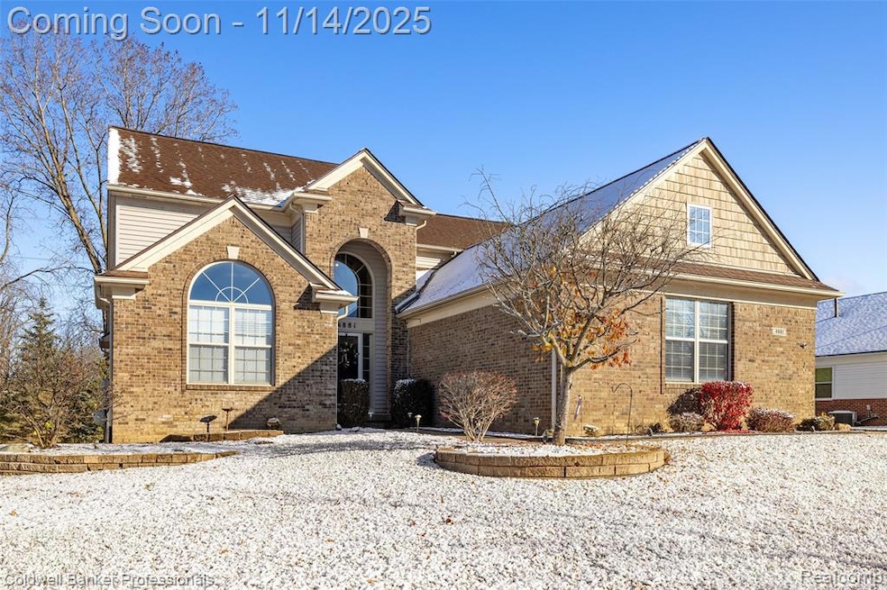 4881 Spring Meadow Dr unit 24, Clarkston, MI 48348 - photo 1