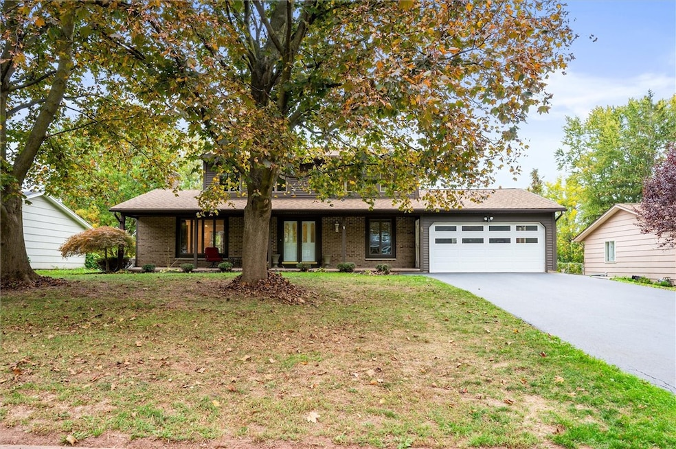Pending $299,900 • Co-Listing Agent