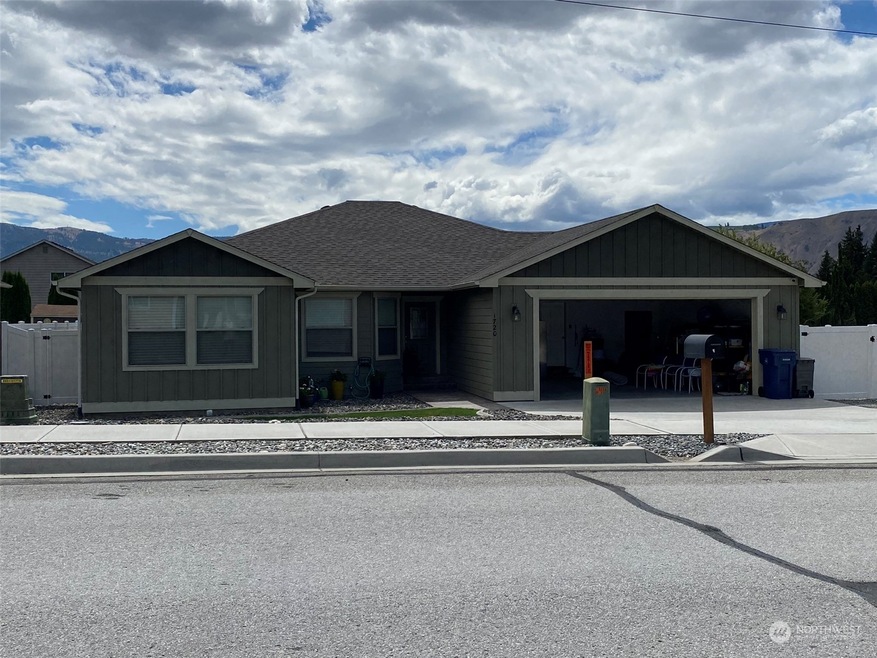 1720 Soden St SE, East Wenatchee, WA 98802 - photo 1