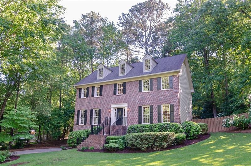 Beautiful Curb Appeal!