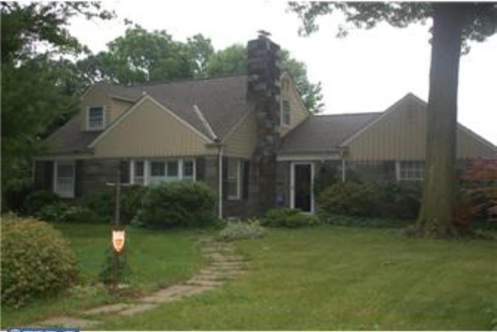 304 Martin Ln, Wallingford, PA 19086 - photo 1